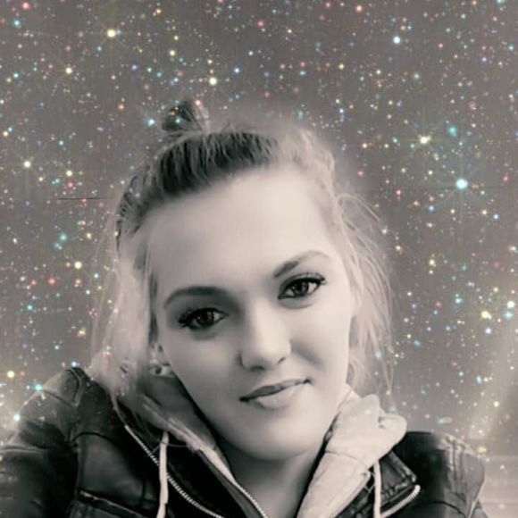 Meet your Posher, Jenna - Picture 1 of 1